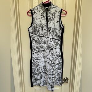 Tail sleeveless golf dress